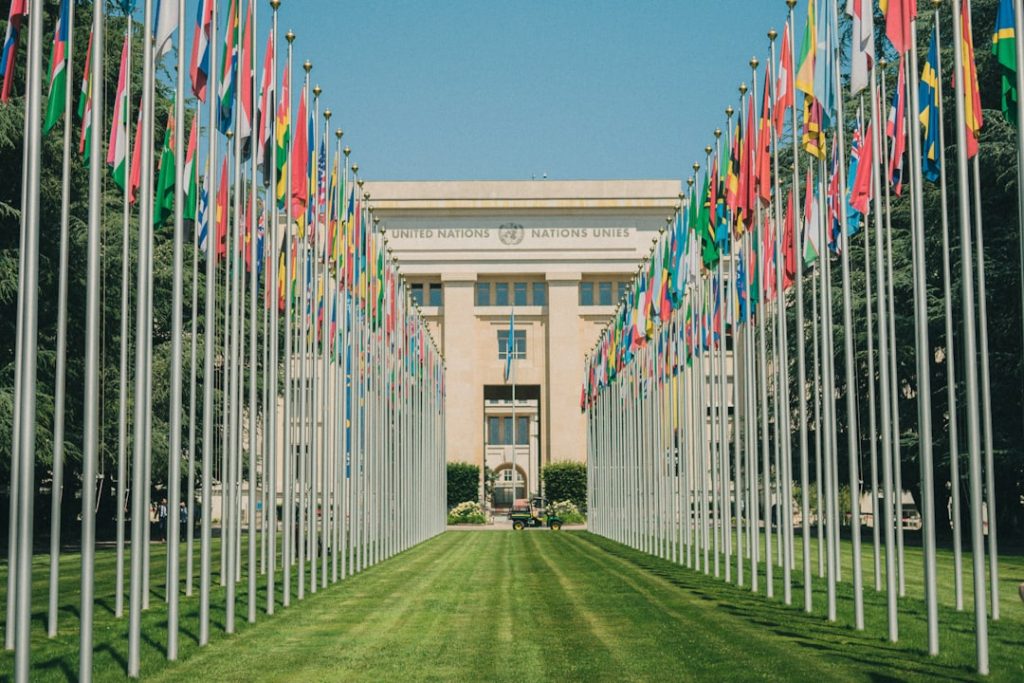 Gazze'deki insani durum ve uluslararası diplomatik temasları anlatan temsili uluslararası bayrak görseli